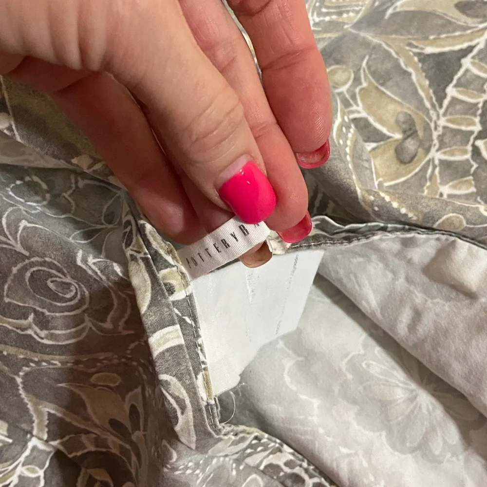 Like new Pottery Barn Jacquelyn Medallion Organic Sateen Duvet Cover & shams